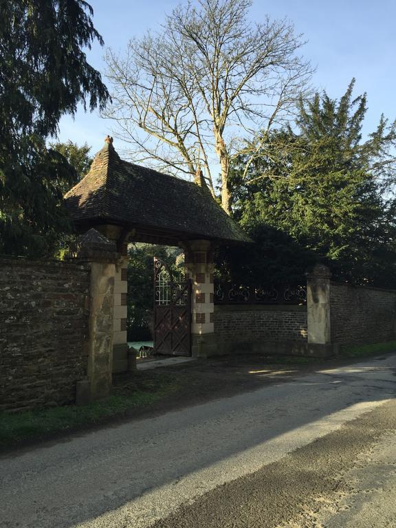 Le Manoir De Benedicte B&B Cahan Eksteriør billede